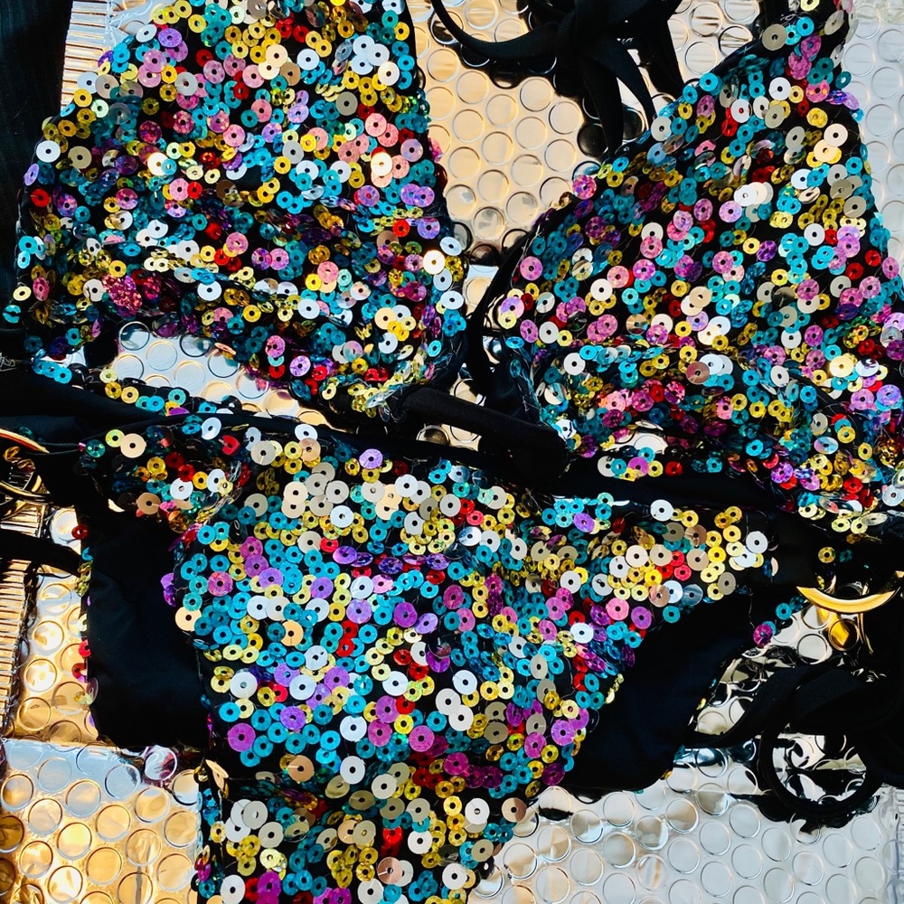 Beach Bunny Paparazzi ALL Sequins Bikini XL Set - Picture 2 of 2